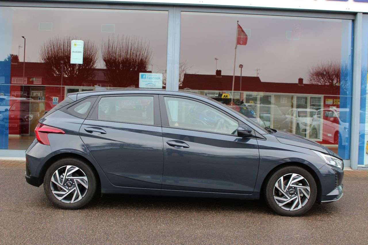 A 2024 HYUNDAI I20 1.0 T-GDi Advance Hatchback 5dr Petrol Manual Euro 6 (s/s) (100 ps) 16" ALL A 2024 HYUNDAI I20 1.0 T-GDi Advance Hatchback 5dr Petrol Manual Euro 6 (s/s) (100 ps) 16" ALL