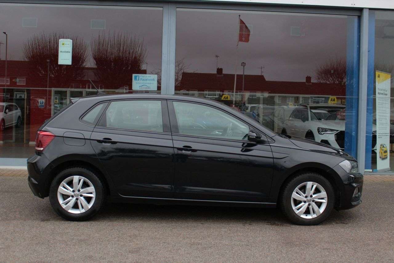 A 2019 VOLKSWAGEN POLO 1.0 EVO SE Tech Edition Hatchback 5dr Petrol Manual Euro 6 (s/s) (65 ps) 15 A 2019 VOLKSWAGEN POLO 1.0 EVO SE Tech Edition Hatchback 5dr Petrol Manual Euro 6 (s/s) (65 ps) 15