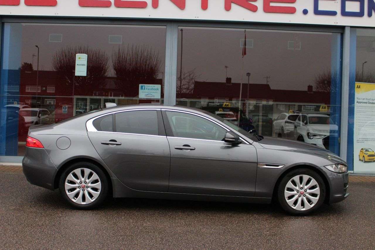 A 2016 JAGUAR XE 2.0d Prestige Saloon 4dr Diesel Manual Euro 6 (s/s) (163 ps) 17" ALLOYS, CR A 2016 JAGUAR XE 2.0d Prestige Saloon 4dr Diesel Manual Euro 6 (s/s) (163 ps) 17" ALLOYS, CR