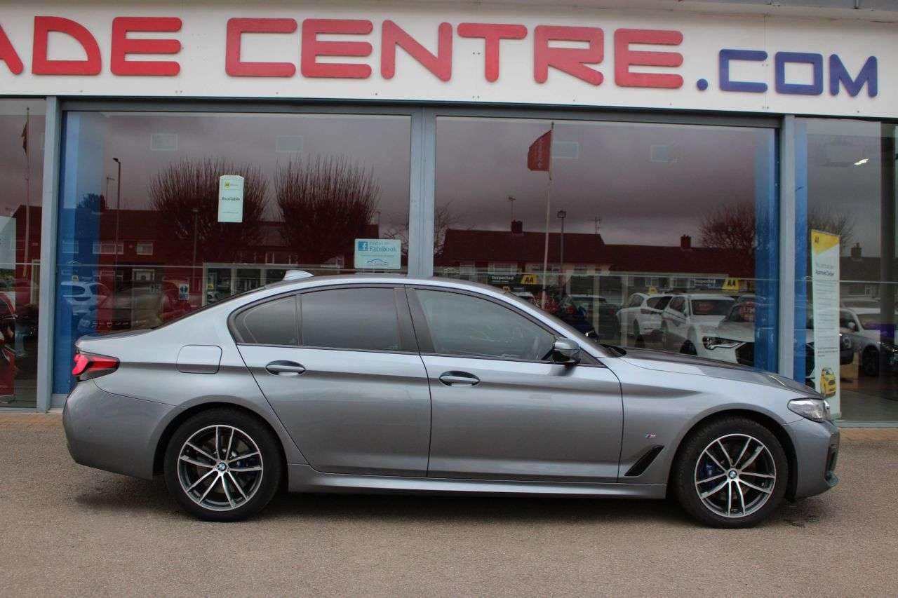 A 2020 BMW 5 SERIES 2.0 530e 12kWh M Sport Saloon 4dr Petrol Plug-in Hybrid Steptronic Euro 6 ( A 2020 BMW 5 SERIES 2.0 530e 12kWh M Sport Saloon 4dr Petrol Plug-in Hybrid Steptronic Euro 6 (
