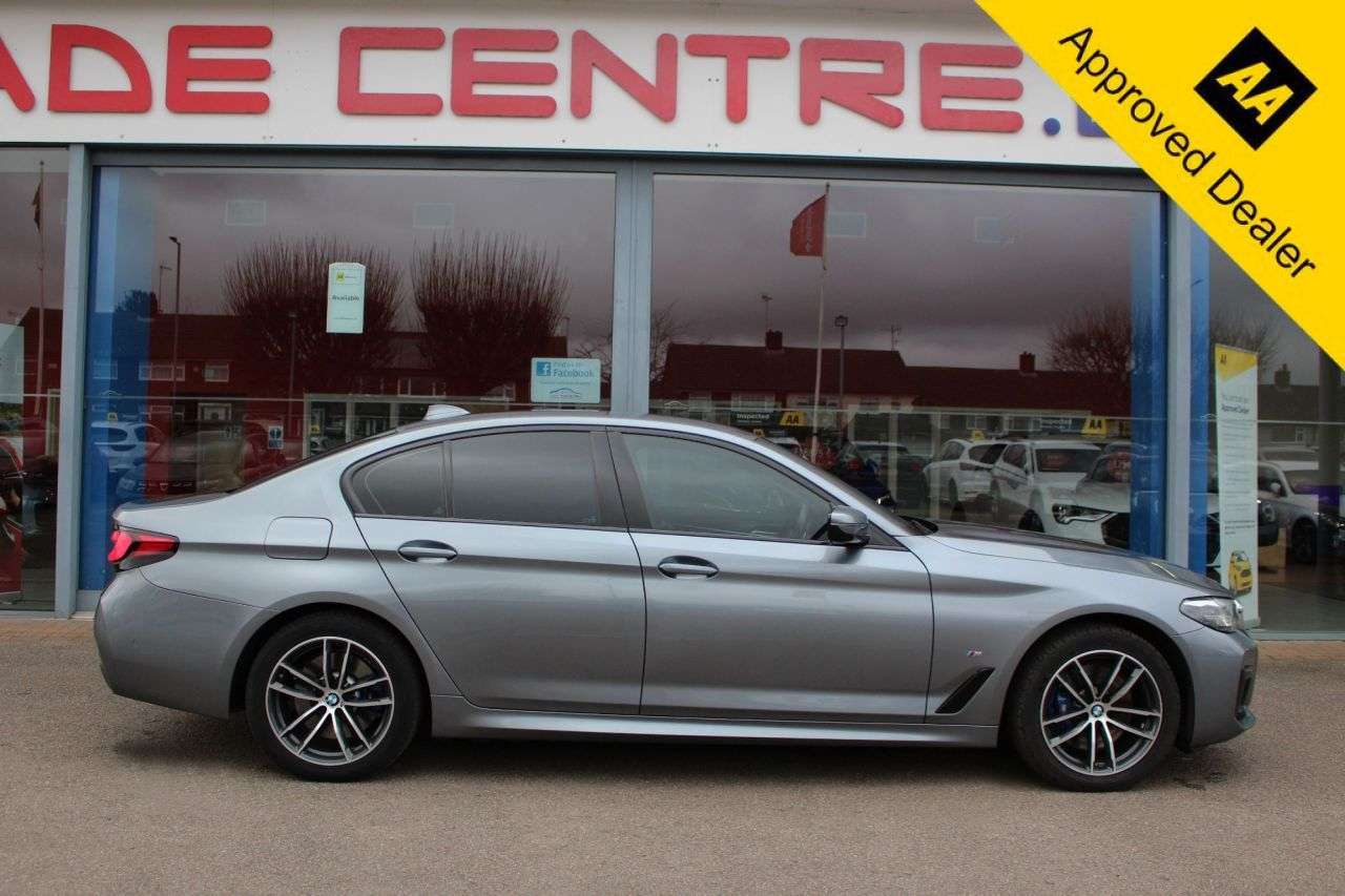 A 2020 BMW 5 SERIES 2.0 530e 12kWh M Sport Saloon 4dr Petrol Plug-in Hybrid Steptronic Euro 6 ( A 2020 BMW 5 SERIES 2.0 530e 12kWh M Sport Saloon 4dr Petrol Plug-in Hybrid Steptronic Euro 6 (