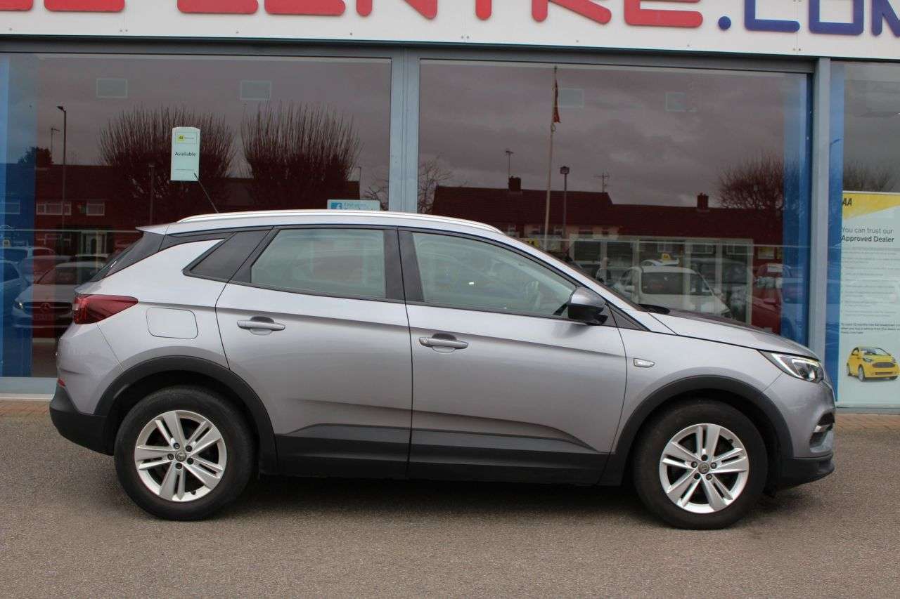 A 2020 VAUXHALL GRANDLAND X 1.5 Turbo D BlueInjection SE SUV 5dr Diesel Manual Euro 6 (s/s) (130 ps) CR A 2020 VAUXHALL GRANDLAND X 1.5 Turbo D BlueInjection SE SUV 5dr Diesel Manual Euro 6 (s/s) (130 ps) CR