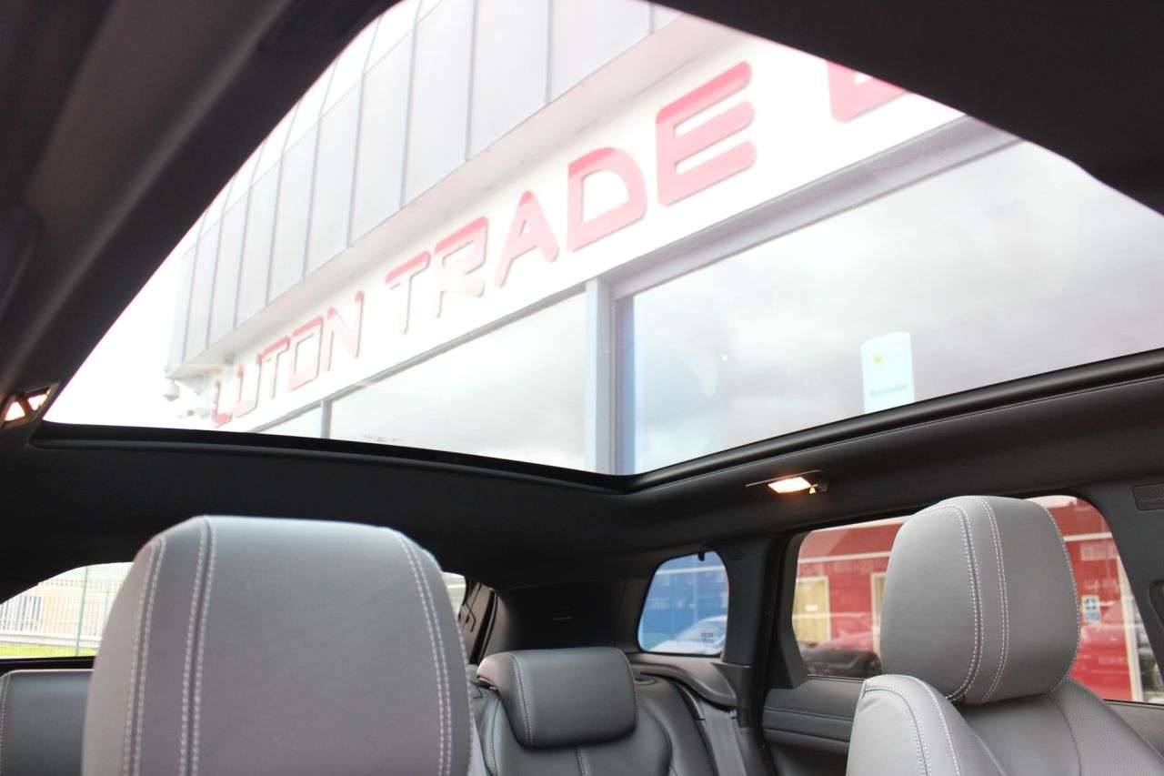 A 2015 LAND ROVER RANGE ROVER EVOQUE 2.0 TD4 HSE Dynamic SUV 5dr Diesel Auto 4WD Euro 6 (s/s) (180 ps) 20" ALLOY A 2015 LAND ROVER RANGE ROVER EVOQUE 2.0 TD4 HSE Dynamic SUV 5dr Diesel Auto 4WD Euro 6 (s/s) (180 ps) 20" ALLOY