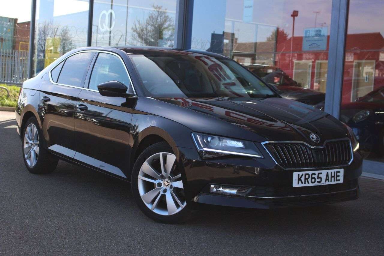 A 2015 SKODA SUPERB 2.0 TDI SE L Executive Hatchback 5dr Diesel DSG Auto 6Spd 4WD Euro 6 (s/s) A 2015 SKODA SUPERB 2.0 TDI SE L Executive Hatchback 5dr Diesel DSG Auto 6Spd 4WD Euro 6 (s/s)