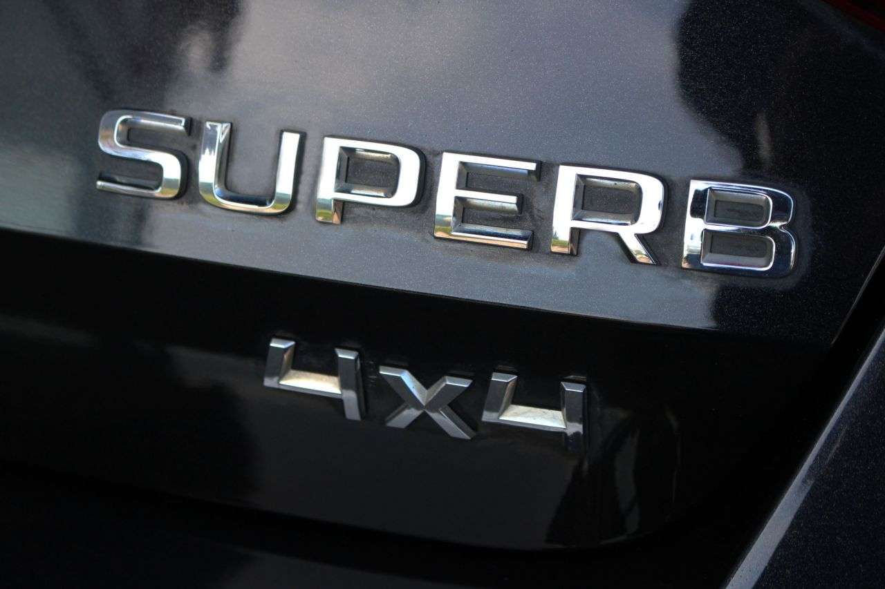 2015 SKODA SUPERB 2015 SKODA SUPERB