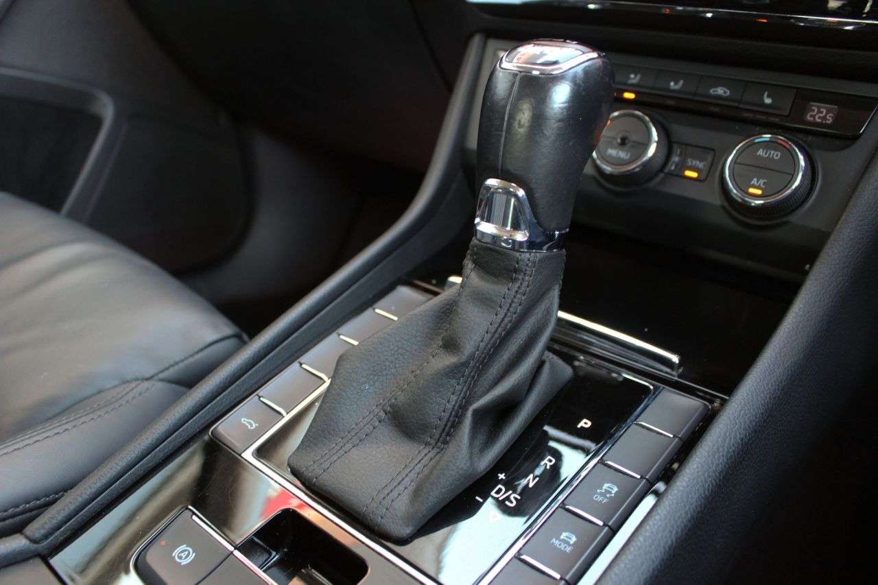 2015 SKODA SUPERB 2015 SKODA SUPERB