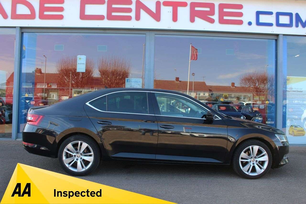 A 2015 SKODA SUPERB 2.0 TDI SE L Executive Hatchback 5dr Diesel DSG Auto 6Spd 4WD Euro 6 (s/s) A 2015 SKODA SUPERB 2.0 TDI SE L Executive Hatchback 5dr Diesel DSG Auto 6Spd 4WD Euro 6 (s/s)