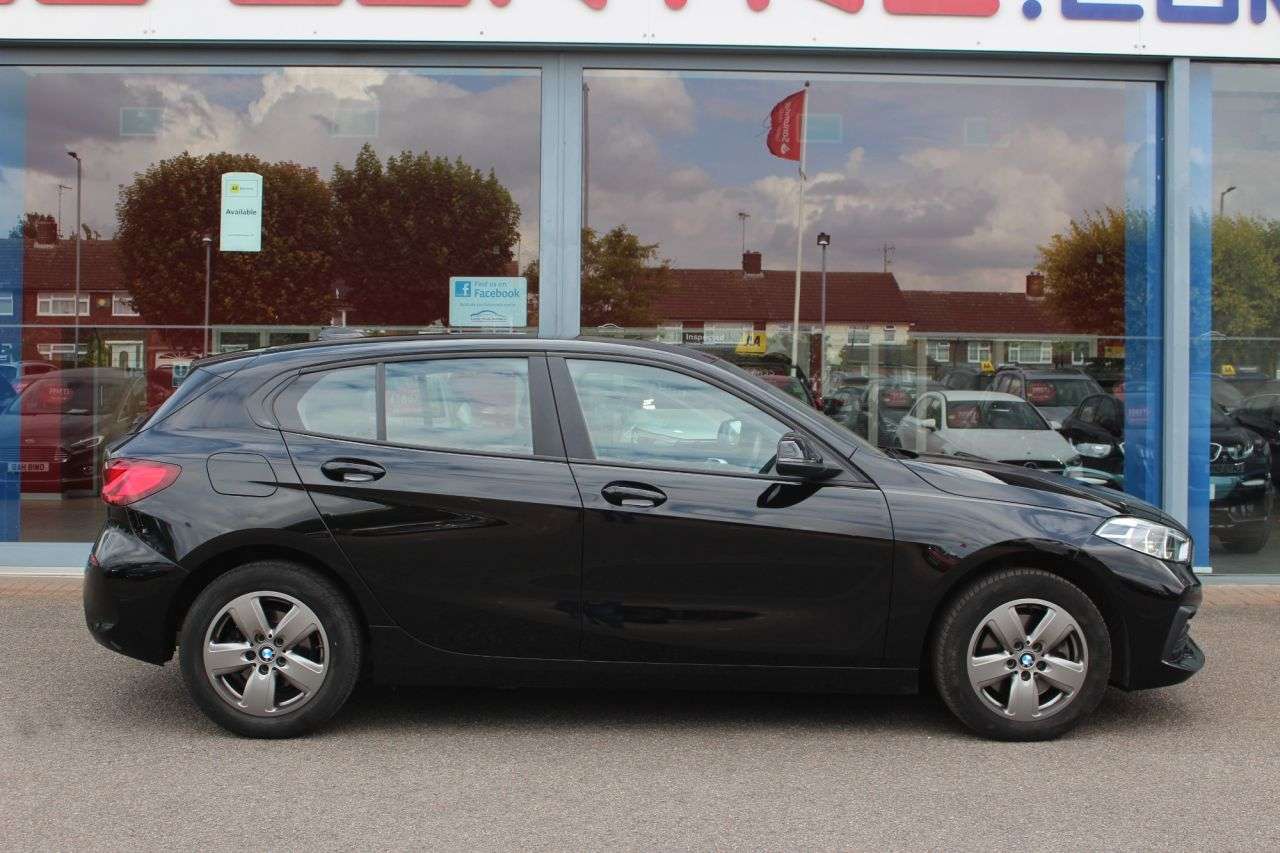 A 2023 BMW 1 SERIES 1.5 118i SE (LCP) Hatchback 5dr Petrol Manual Euro 6 (s/s) (136 ps) CRUISE/ A 2023 BMW 1 SERIES 1.5 118i SE (LCP) Hatchback 5dr Petrol Manual Euro 6 (s/s) (136 ps) CRUISE/