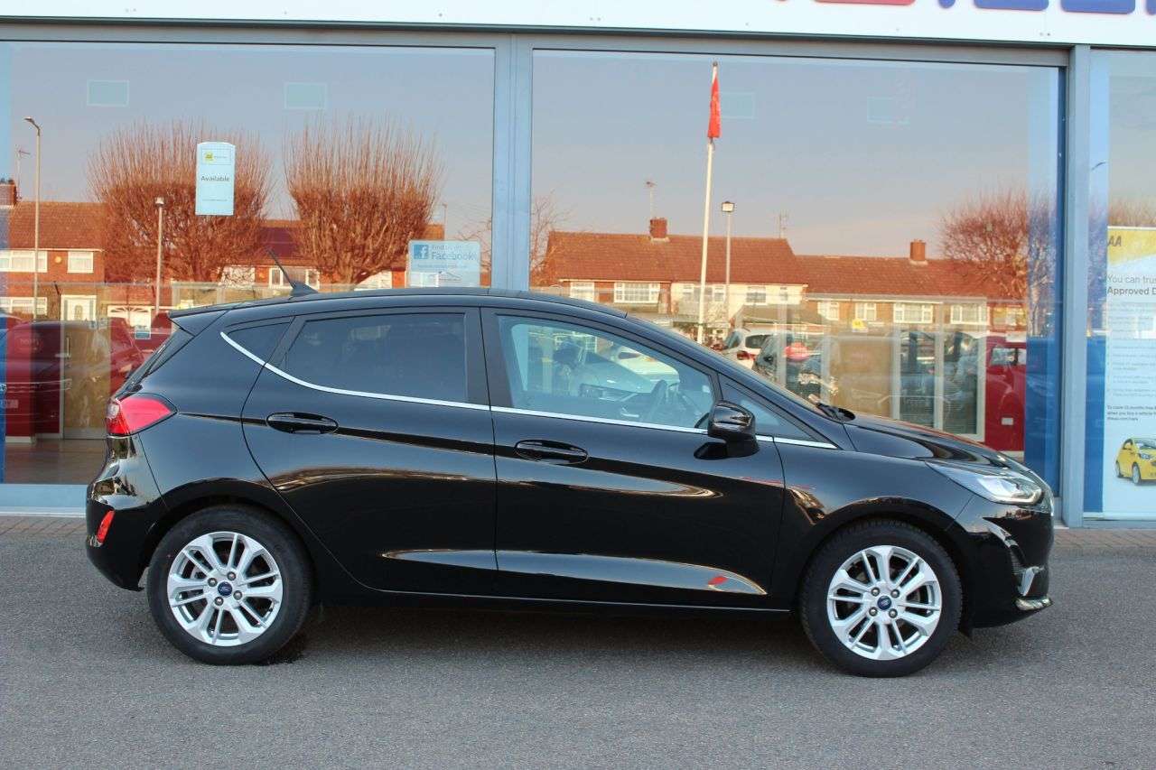 A 2022 FORD FIESTA 1.0T EcoBoost MHEV Titanium Hatchback 5dr Petrol Hybrid DCT Euro 6 (s/s) (1 A 2022 FORD FIESTA 1.0T EcoBoost MHEV Titanium Hatchback 5dr Petrol Hybrid DCT Euro 6 (s/s) (1