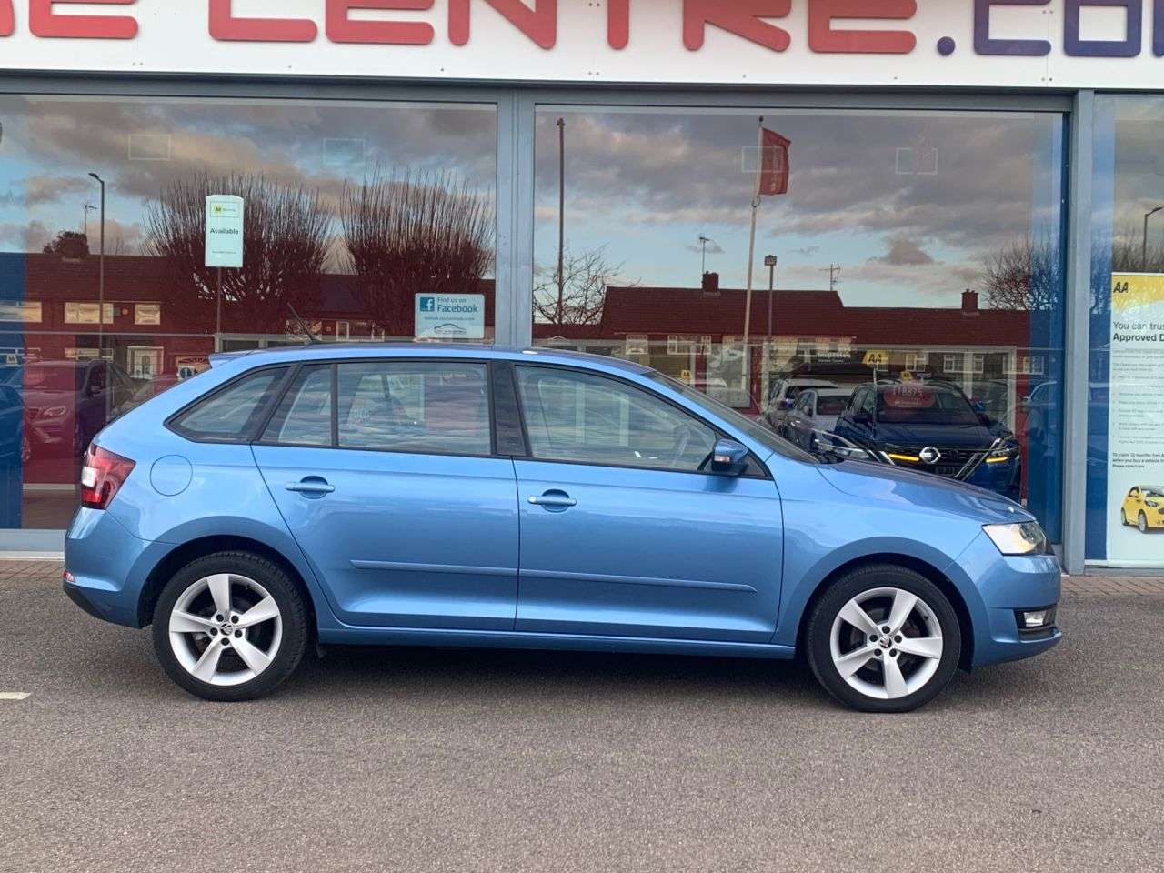 A 2018 SKODA RAPID SPACEBACK 1.0 TSI SE Tech Hatchback 5dr Petrol DSG Euro 6 (s/s) (95 ps) LOW MILES, BL A 2018 SKODA RAPID SPACEBACK 1.0 TSI SE Tech Hatchback 5dr Petrol DSG Euro 6 (s/s) (95 ps) LOW MILES, BL