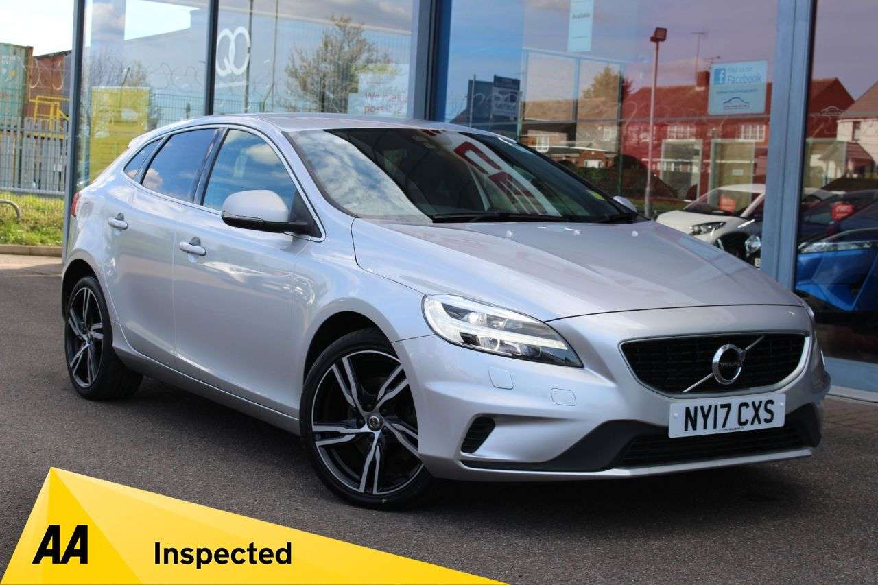 A 2017 VOLVO V40 2.0 T2 R-Design Pro Hatchback 5dr Petrol Manual Euro 6 (s/s) (122 ps) CRUIS A 2017 VOLVO V40 2.0 T2 R-Design Pro Hatchback 5dr Petrol Manual Euro 6 (s/s) (122 ps) CRUIS