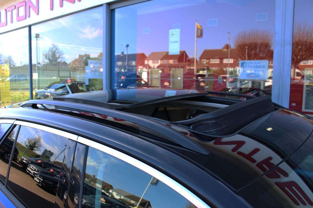 A 2019 VOLKSWAGEN T-ROC 2.0 TDI Design SUV 5dr Diesel DSG Euro 6 (s/s) (150 ps) 18" ALLOYS, ACC/LKA A 2019 VOLKSWAGEN T-ROC 2.0 TDI Design SUV 5dr Diesel DSG Euro 6 (s/s) (150 ps) 18" ALLOYS, ACC/LKA