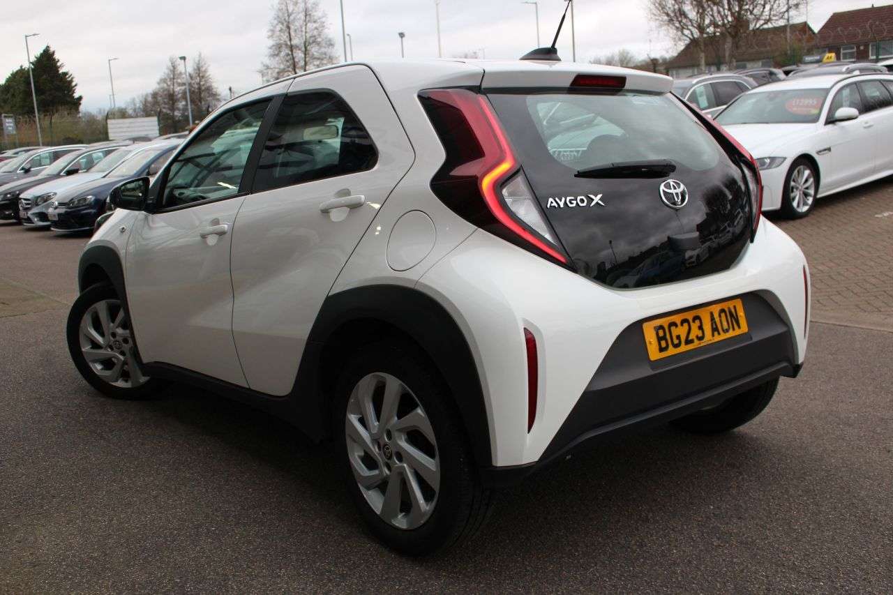 2023 TOYOTA AYGO X 2023 TOYOTA AYGO X