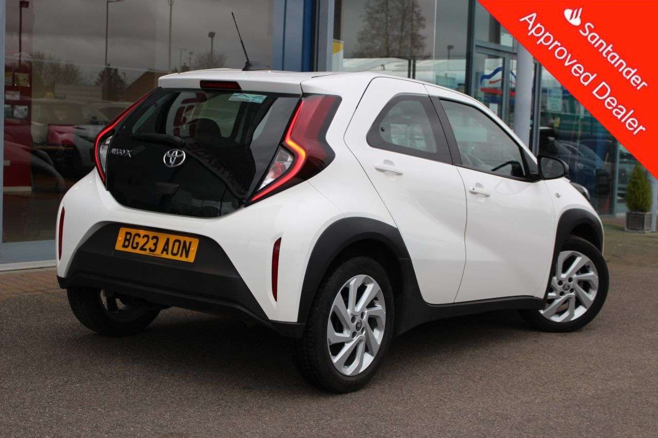 2023 TOYOTA AYGO X 2023 TOYOTA AYGO X