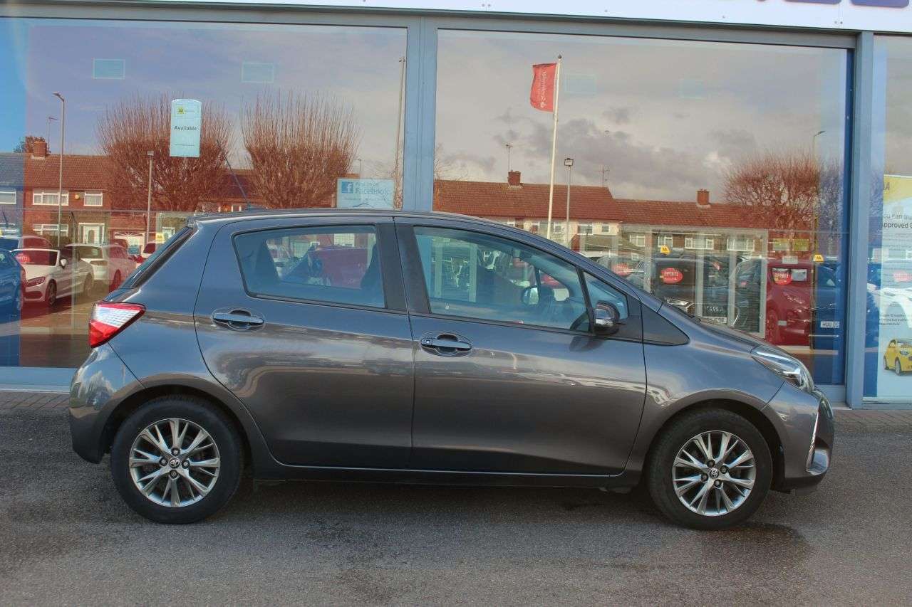 A 2020 TOYOTA YARIS 1.5 VVT-i Icon Hatchback 5dr Petrol Manual Euro 6 (111 ps) A 2020 TOYOTA YARIS 1.5 VVT-i Icon Hatchback 5dr Petrol Manual Euro 6 (111 ps)