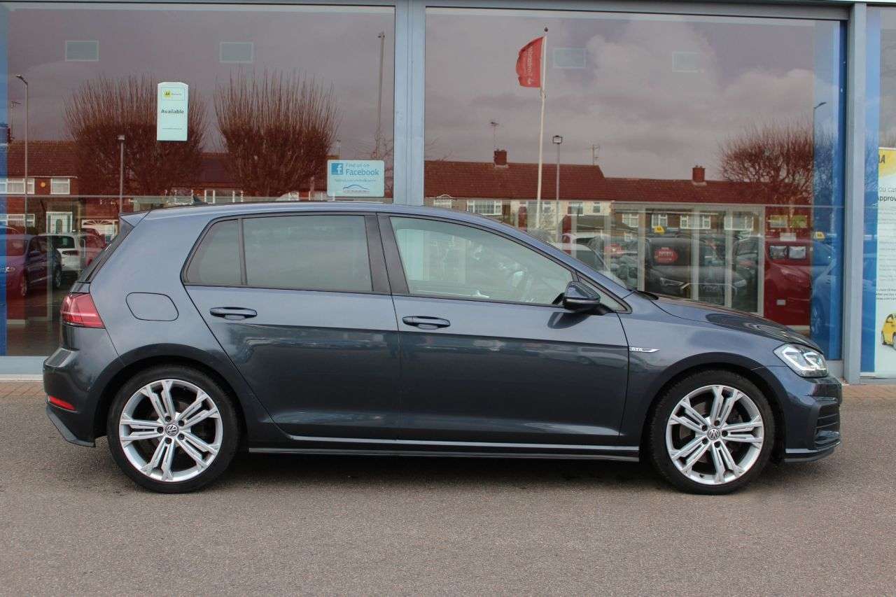 A 2018 VOLKSWAGEN GOLF 2.0 TDI GTD Hatchback 5dr Diesel DSG Euro 6 (s/s) (184 ps) 18" ALLOYS, DAB, A 2018 VOLKSWAGEN GOLF 2.0 TDI GTD Hatchback 5dr Diesel DSG Euro 6 (s/s) (184 ps) 18" ALLOYS, DAB,