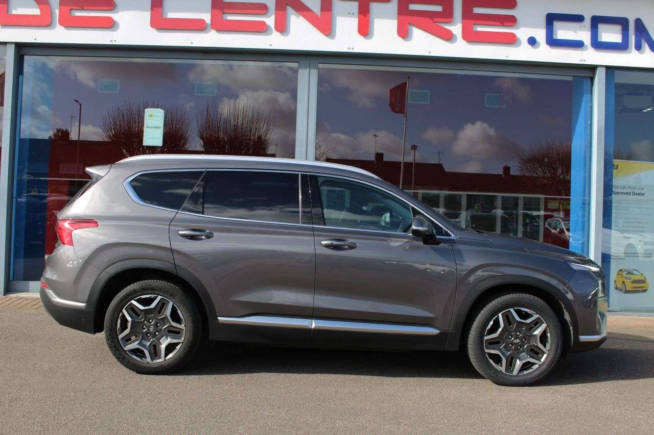 A 2023 HYUNDAI SANTA FE 1.6 h T-GDi Ultimate SUV 5dr Petrol Hybrid Auto 4WD Euro 6 (s/s) (230 ps) A A 2023 HYUNDAI SANTA FE 1.6 h T-GDi Ultimate SUV 5dr Petrol Hybrid Auto 4WD Euro 6 (s/s) (230 ps) A