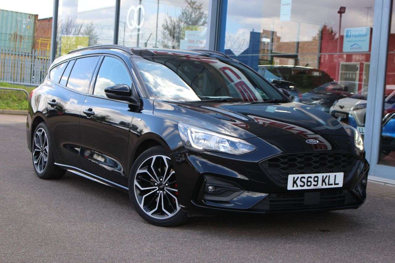 A 2019 FORD FOCUS 1.0T EcoBoost ST-Line X Estate 5dr Petrol Auto Euro 6 (s/s) (125 ps) P/SENS A 2019 FORD FOCUS 1.0T EcoBoost ST-Line X Estate 5dr Petrol Auto Euro 6 (s/s) (125 ps) P/SENS