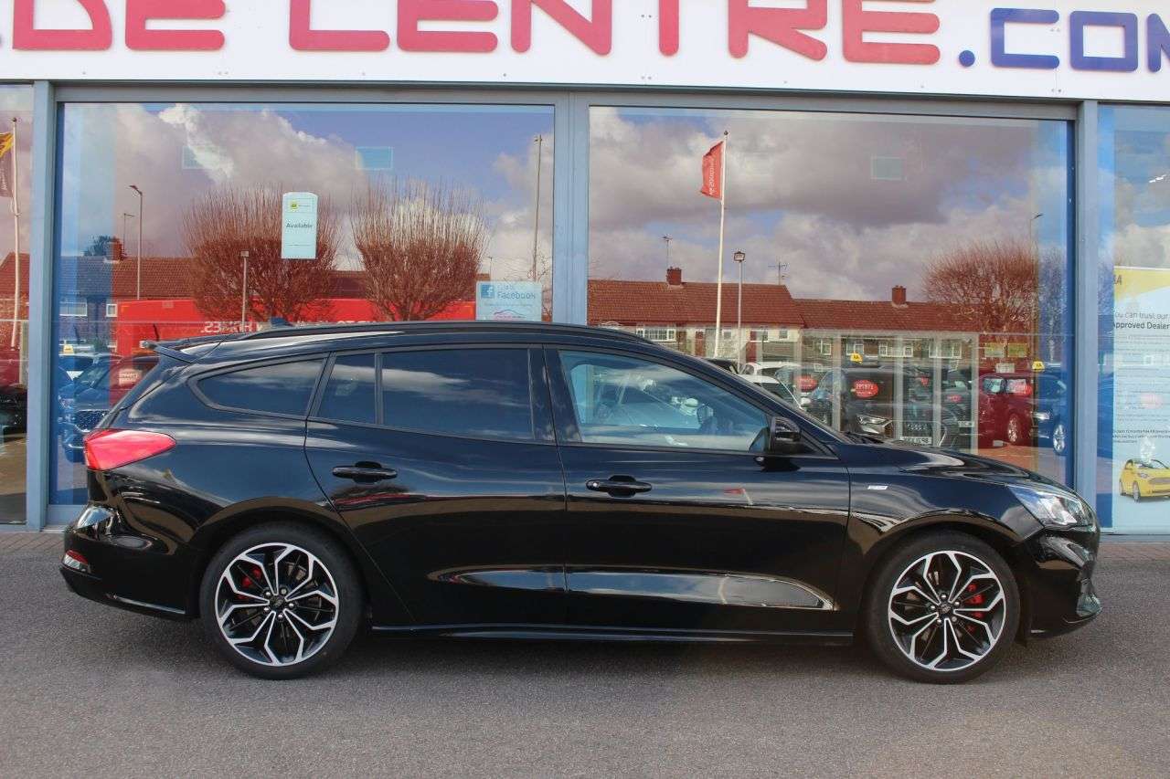 A 2019 FORD FOCUS 1.0T EcoBoost ST-Line X Estate 5dr Petrol Auto Euro 6 (s/s) (125 ps) P/SENS A 2019 FORD FOCUS 1.0T EcoBoost ST-Line X Estate 5dr Petrol Auto Euro 6 (s/s) (125 ps) P/SENS