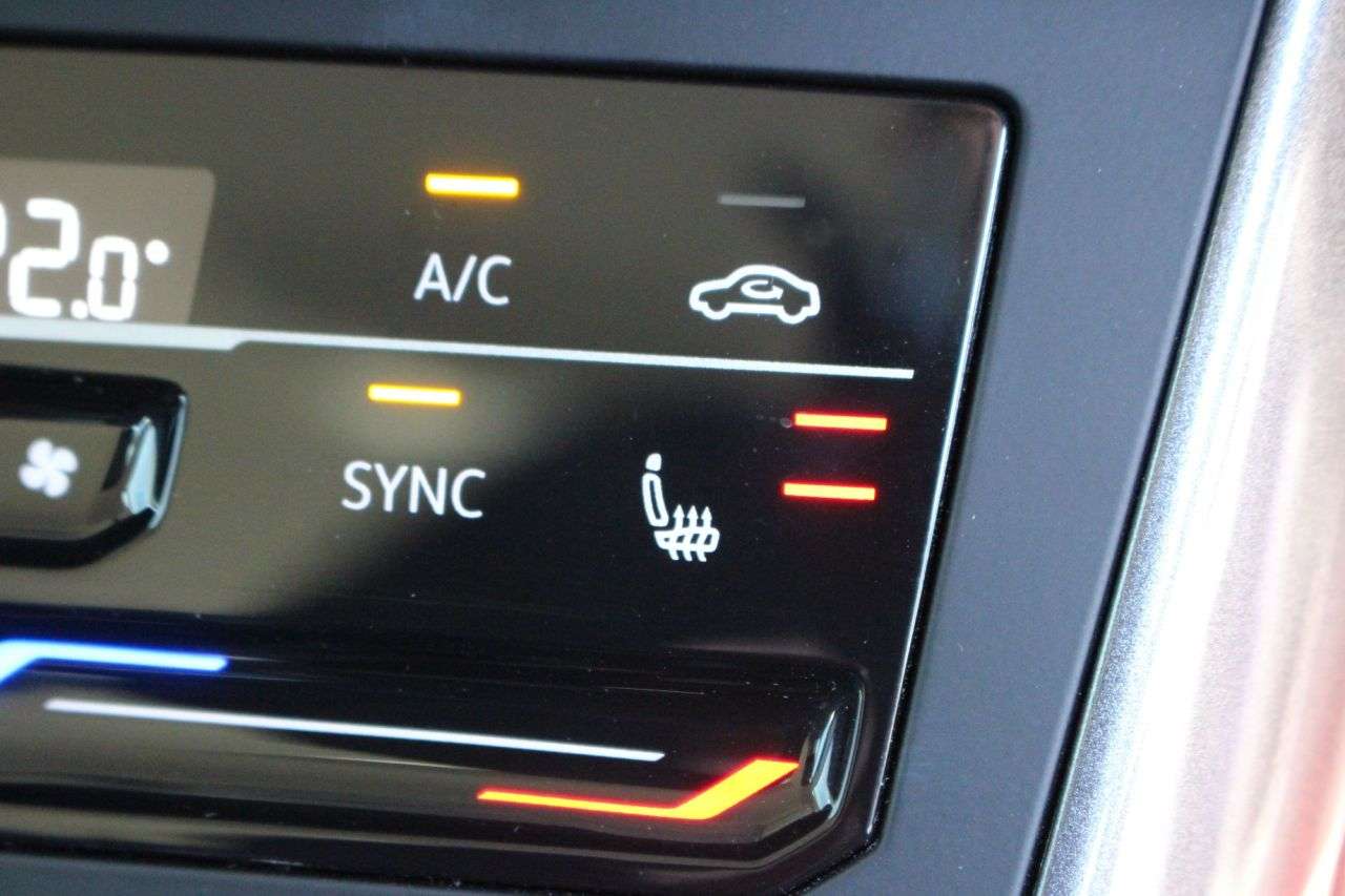 A 2022 VOLKSWAGEN POLO 1.0 TSI Style Hatchback 5dr Petrol Manual Euro 6 (s/s) (95 ps) 17" ALLOYS, A 2022 VOLKSWAGEN POLO 1.0 TSI Style Hatchback 5dr Petrol Manual Euro 6 (s/s) (95 ps) 17" ALLOYS,