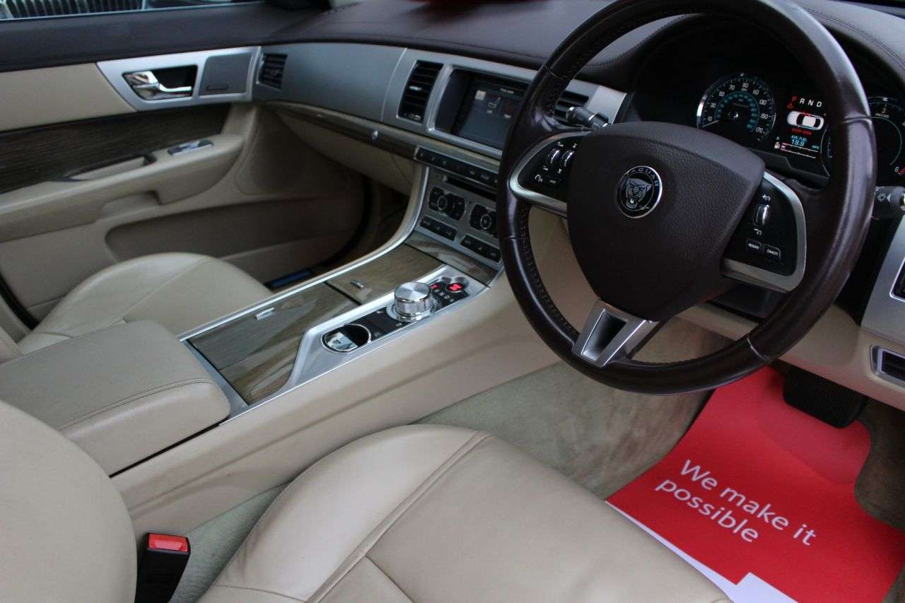 2014 JAGUAR XF 2014 JAGUAR XF