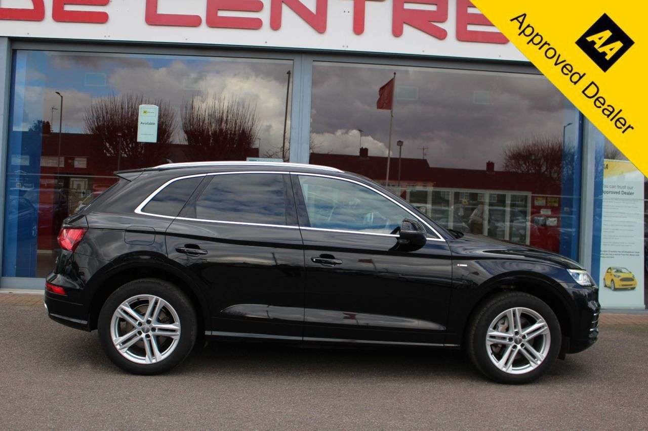 A 2018 AUDI Q5 2.0 TDI 40 S line SUV 5dr Diesel S Tronic quattro Euro 6 (s/s) (190 ps) LED A 2018 AUDI Q5 2.0 TDI 40 S line SUV 5dr Diesel S Tronic quattro Euro 6 (s/s) (190 ps) LED