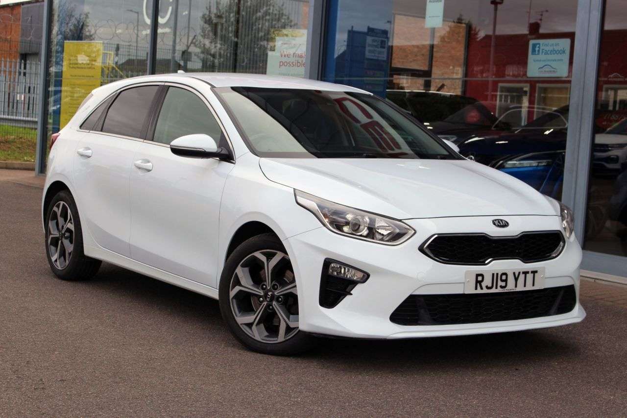 A 2019 KIA CEED 1.6 CRDi 3 Hatchback 5dr Diesel DCT Euro 6 (s/s) (114 bhp) LEDS, CRUISE, P/ A 2019 KIA CEED 1.6 CRDi 3 Hatchback 5dr Diesel DCT Euro 6 (s/s) (114 bhp) LEDS, CRUISE, P/