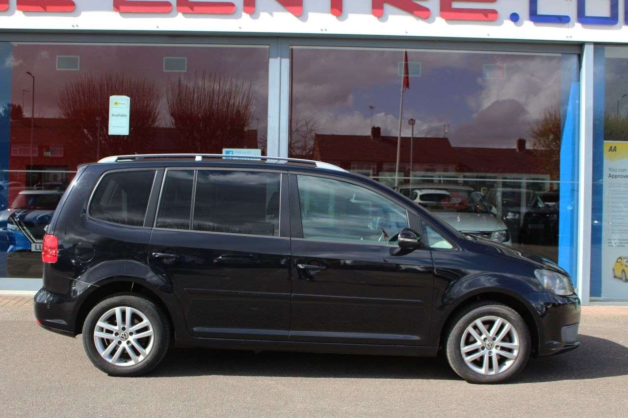 A 2011 VOLKSWAGEN TOURAN 1.6 TDI SE MPV 5dr Diesel Manual Euro 5 (105 ps) P/SENSORS, 16" ALLOYS, AIR A 2011 VOLKSWAGEN TOURAN 1.6 TDI SE MPV 5dr Diesel Manual Euro 5 (105 ps) P/SENSORS, 16" ALLOYS, AIR