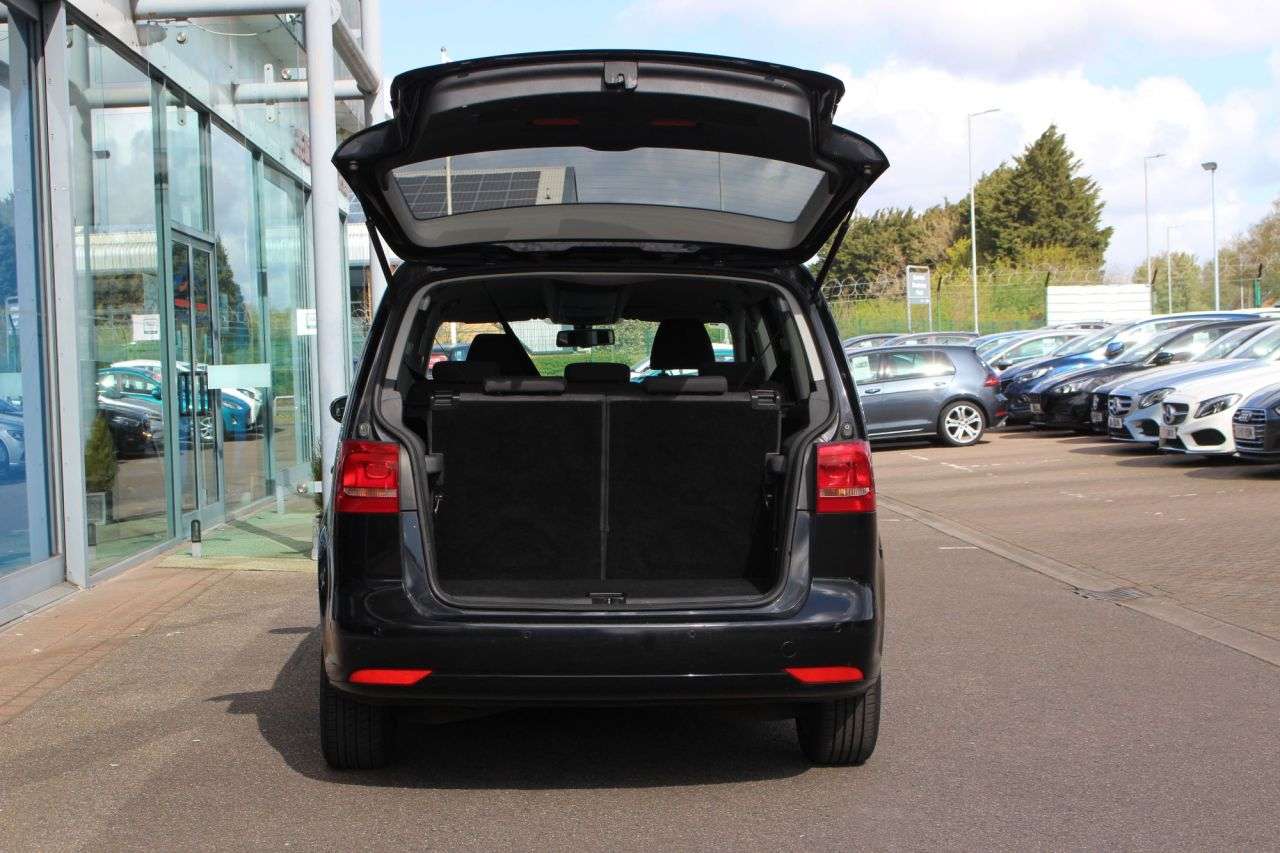 2011 VOLKSWAGEN TOURAN 2011 VOLKSWAGEN TOURAN
