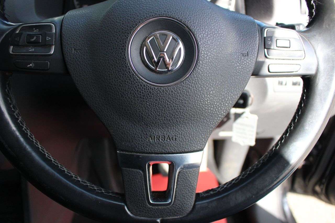 2011 VOLKSWAGEN TOURAN 2011 VOLKSWAGEN TOURAN