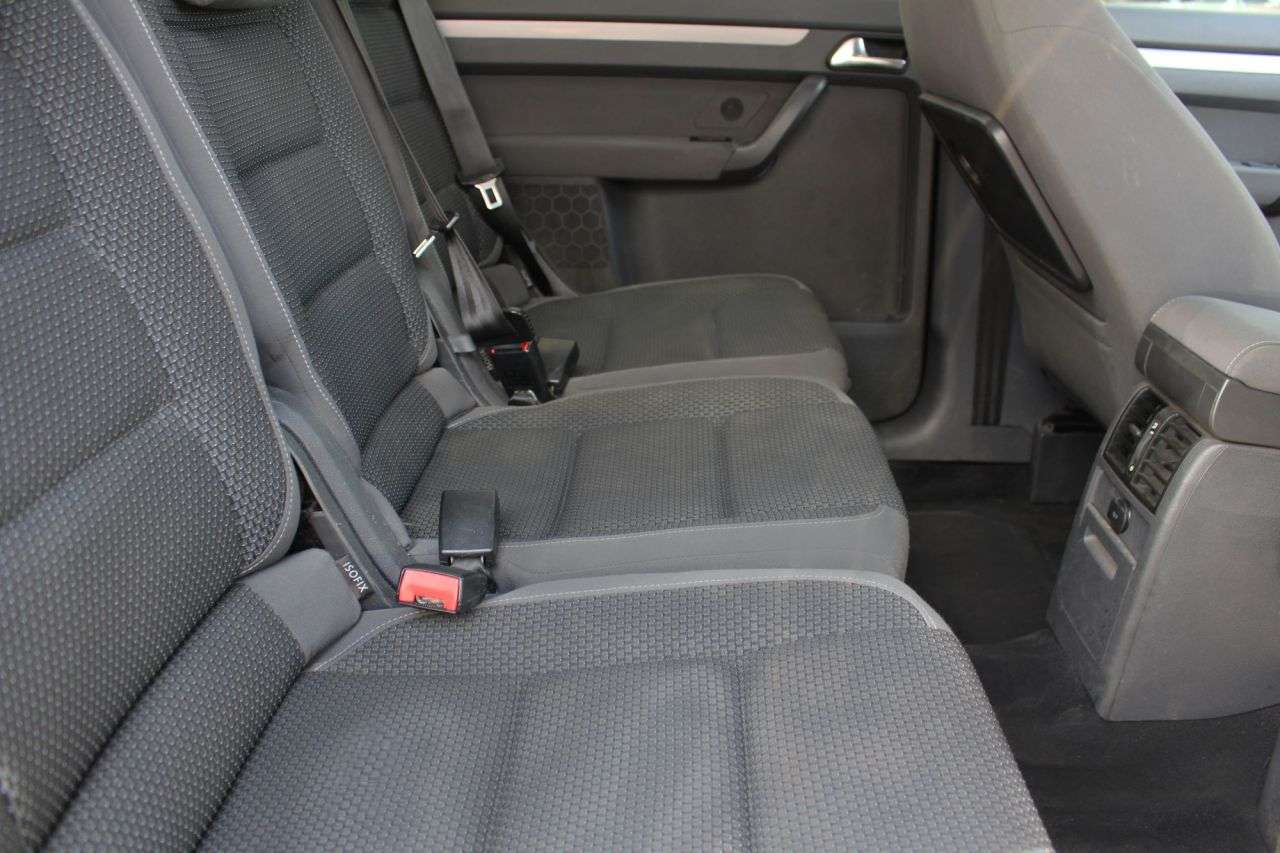 2011 VOLKSWAGEN TOURAN 2011 VOLKSWAGEN TOURAN