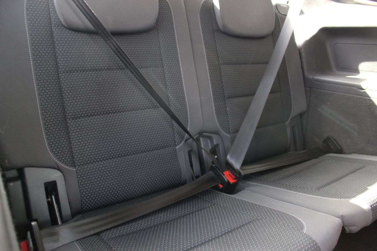 2011 VOLKSWAGEN TOURAN 2011 VOLKSWAGEN TOURAN