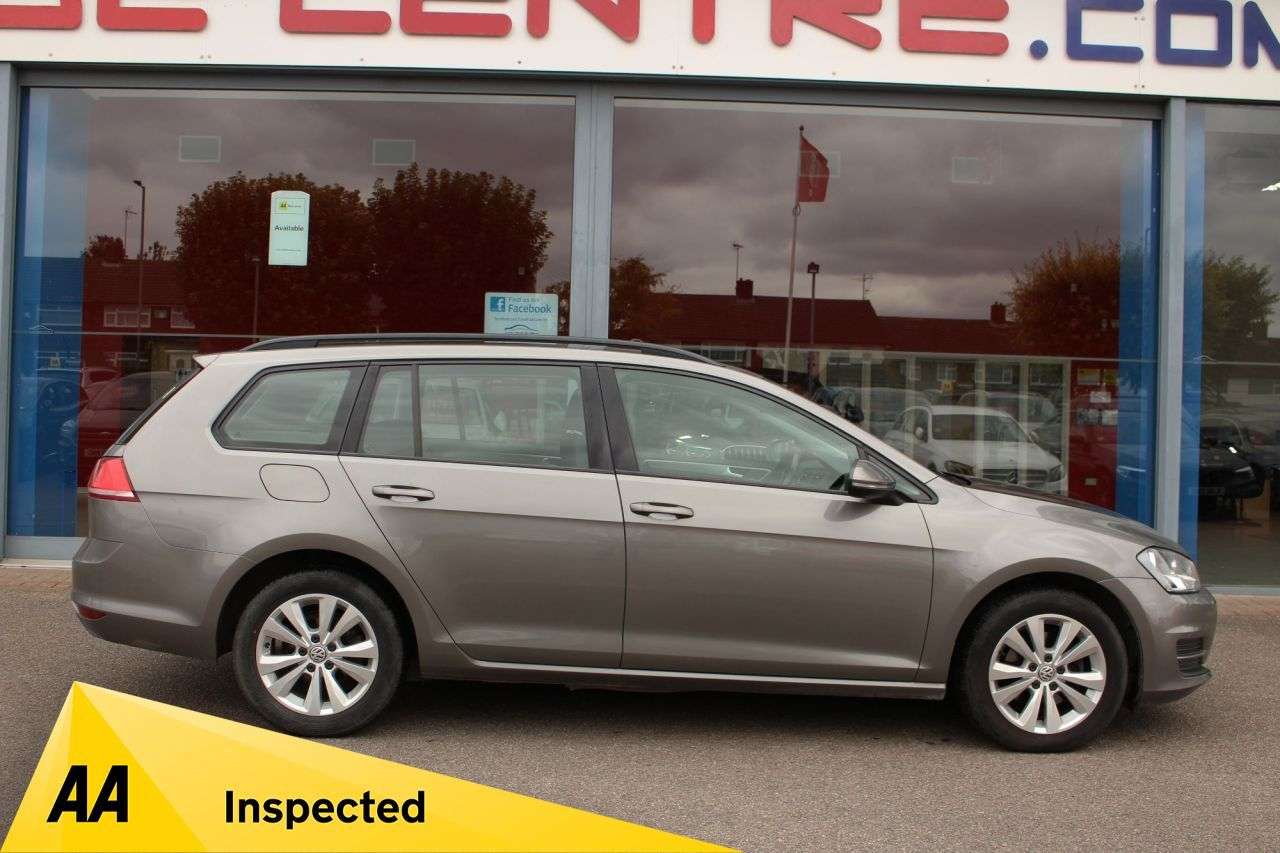 A 2016 VOLKSWAGEN GOLF 2.0 TDI BlueMotion Tech SE Estate 5dr Diesel Manual Euro 6 (s/s) (150 ps) F A 2016 VOLKSWAGEN GOLF 2.0 TDI BlueMotion Tech SE Estate 5dr Diesel Manual Euro 6 (s/s) (150 ps) F