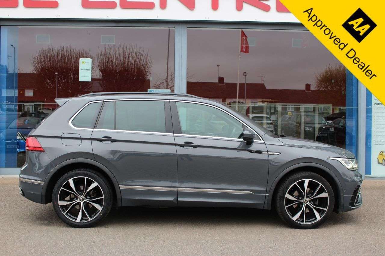 A 2022 VOLKSWAGEN TIGUAN 1.5 TSI R-Line SUV 5dr Petrol DSG Euro 6 (s/s) (150 ps) 20" ALLOYS, DIGITAL A 2022 VOLKSWAGEN TIGUAN 1.5 TSI R-Line SUV 5dr Petrol DSG Euro 6 (s/s) (150 ps) 20" ALLOYS, DIGITAL