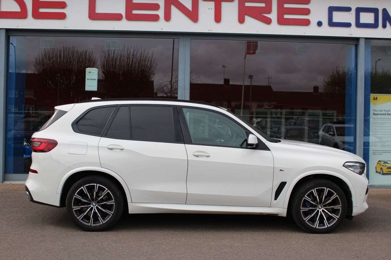 A 2020 BMW X5 3.0 30d M Sport SUV 5dr Diesel Auto xDrive Euro 6 (s/s) (265 ps) 20" ALLOYS A 2020 BMW X5 3.0 30d M Sport SUV 5dr Diesel Auto xDrive Euro 6 (s/s) (265 ps) 20" ALLOYS