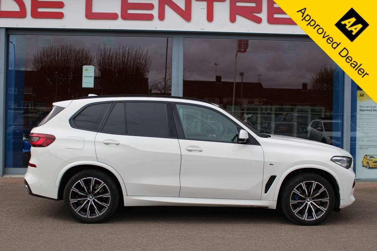 A 2020 BMW X5 3.0 30d M Sport SUV 5dr Diesel Auto xDrive Euro 6 (s/s) (265 ps) 20" ALLOYS A 2020 BMW X5 3.0 30d M Sport SUV 5dr Diesel Auto xDrive Euro 6 (s/s) (265 ps) 20" ALLOYS