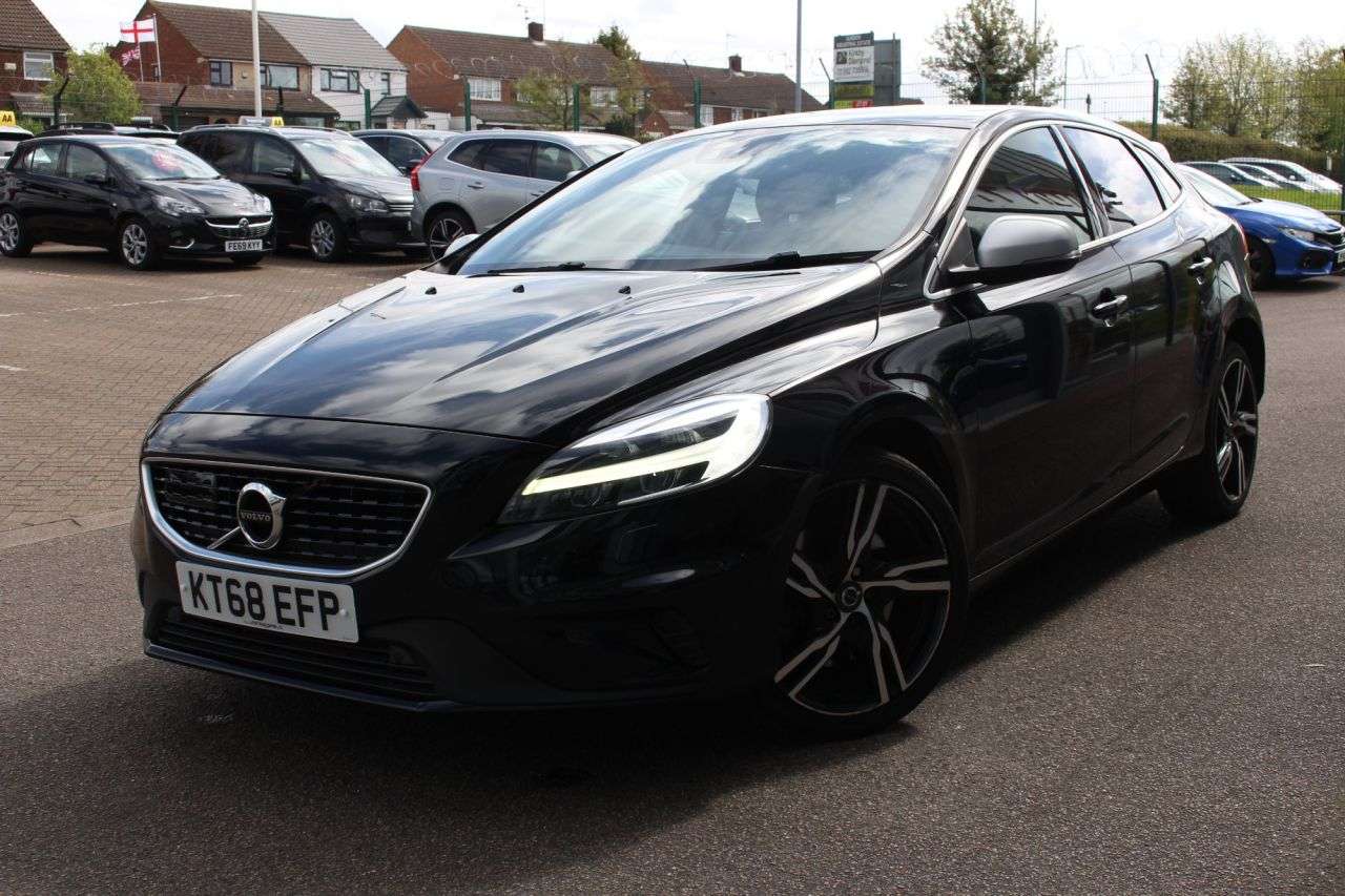 2019 VOLVO V40 2019 VOLVO V40