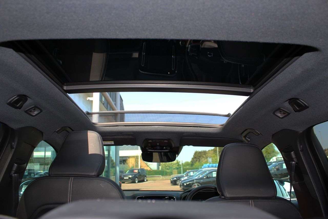 A 2020 VOLVO XC40 2.0 D3 R-Design Pro SUV 5dr Diesel Auto Euro 6 (s/s) (150 ps) 20" ALLOYS, D A 2020 VOLVO XC40 2.0 D3 R-Design Pro SUV 5dr Diesel Auto Euro 6 (s/s) (150 ps) 20" ALLOYS, D