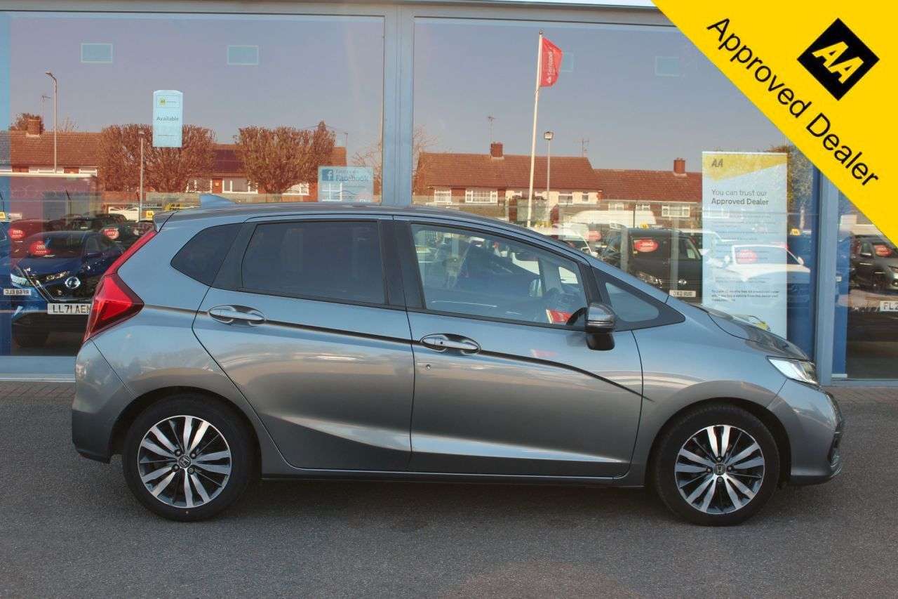 A 2019 HONDA JAZZ 1.3 i-VTEC EX Hatchback 5dr Petrol CVT Euro 6 (s/s) (102 ps) LEDS, BLUETOOT A 2019 HONDA JAZZ 1.3 i-VTEC EX Hatchback 5dr Petrol CVT Euro 6 (s/s) (102 ps) LEDS, BLUETOOT