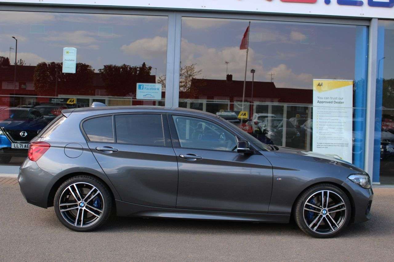 A 2019 BMW 1 SERIES 1.5 118i GPF M Sport Shadow Edition Hatchback 5dr Petrol Auto Euro 6 (s/s) A 2019 BMW 1 SERIES 1.5 118i GPF M Sport Shadow Edition Hatchback 5dr Petrol Auto Euro 6 (s/s)