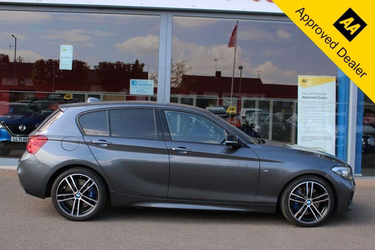 A 2019 BMW 1 SERIES 1.5 118i GPF M Sport Shadow Edition Hatchback 5dr Petrol Auto Euro 6 (s/s) A 2019 BMW 1 SERIES 1.5 118i GPF M Sport Shadow Edition Hatchback 5dr Petrol Auto Euro 6 (s/s)
