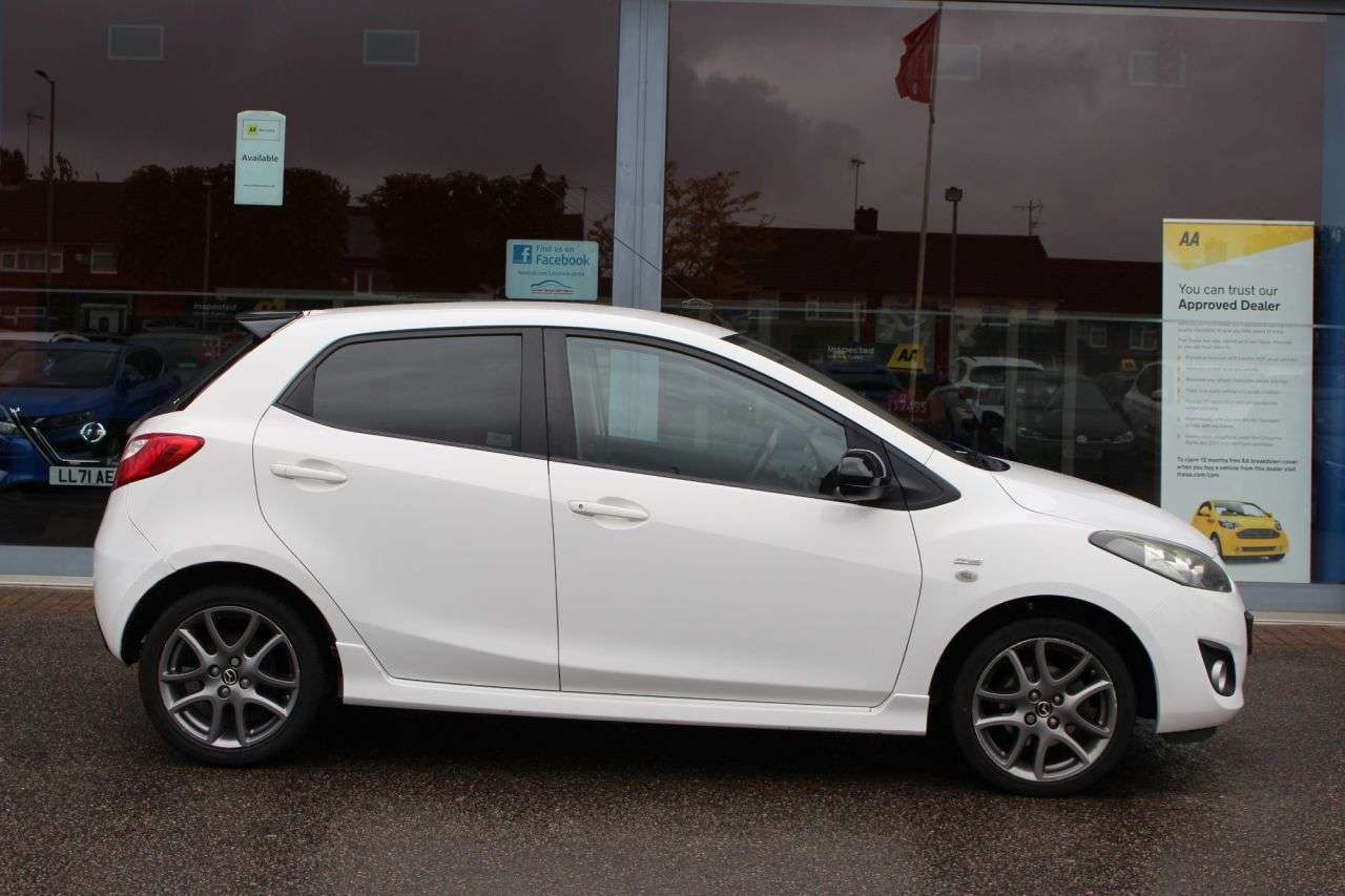 A 2014 MAZDA MAZDA2 1.3 Sport Colour Edition Hatchback 5dr Petrol Manual Euro 5 (84 ps) BLUETOO A 2014 MAZDA MAZDA2 1.3 Sport Colour Edition Hatchback 5dr Petrol Manual Euro 5 (84 ps) BLUETOO