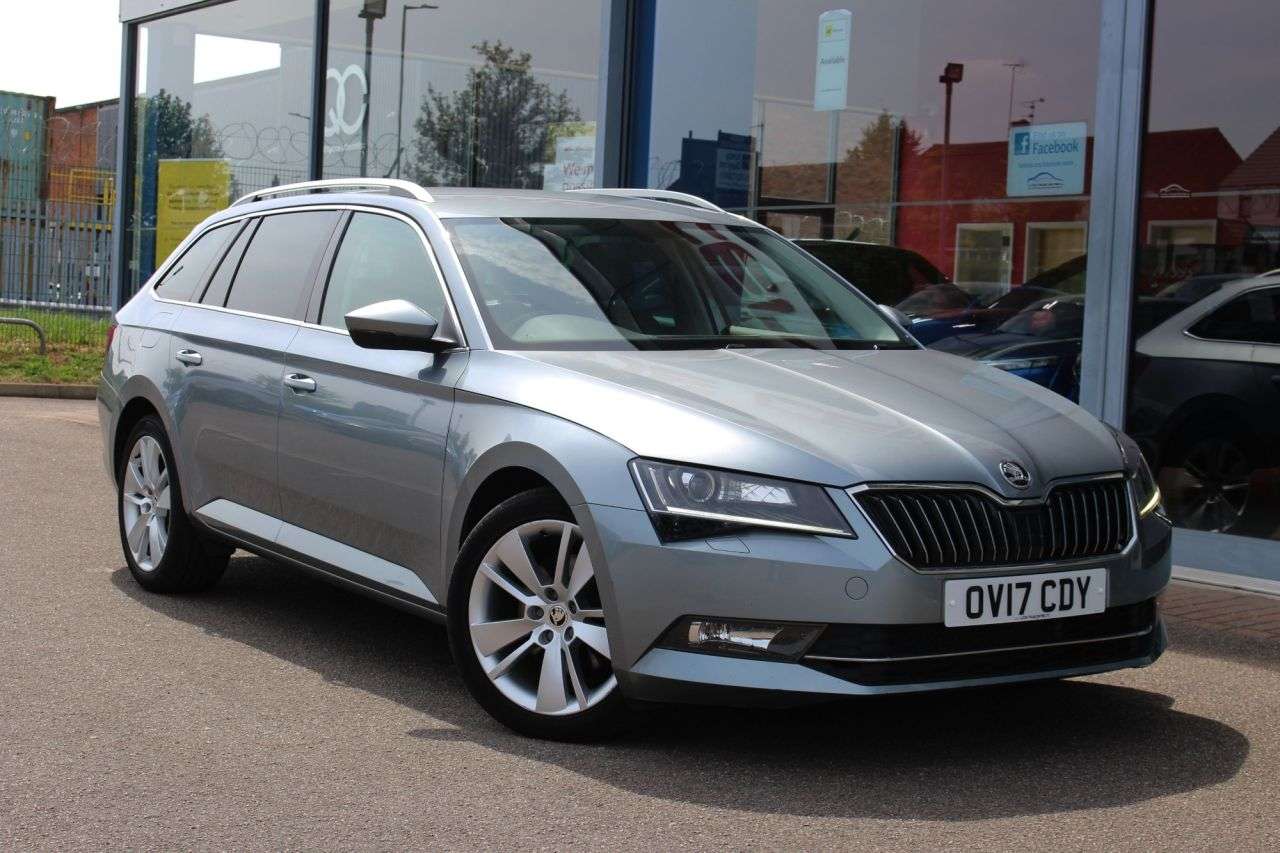 A 2017 SKODA SUPERB 2.0 TDI SE L Executive Estate 5dr Diesel DSG Auto 6Spd Euro 6 (s/s) (190 ps A 2017 SKODA SUPERB 2.0 TDI SE L Executive Estate 5dr Diesel DSG Auto 6Spd Euro 6 (s/s) (190 ps