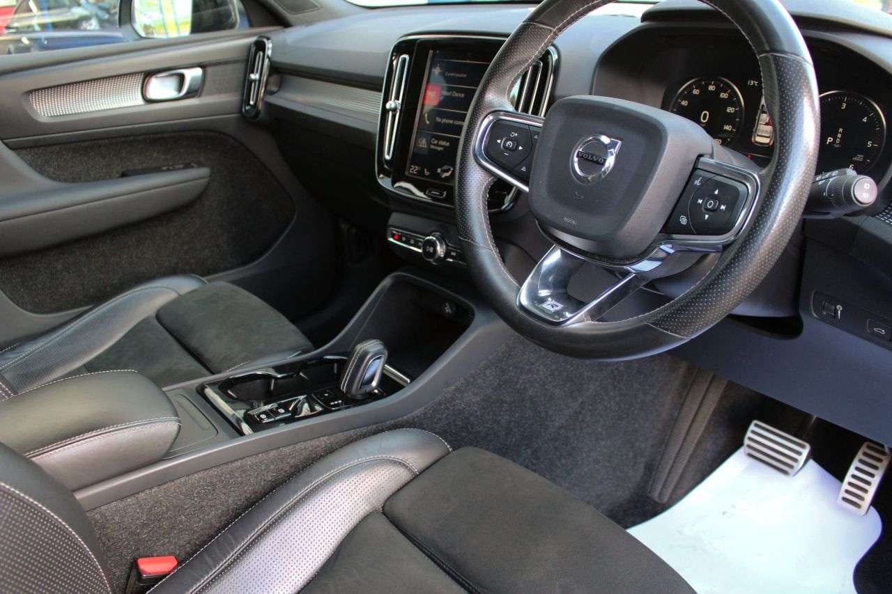 2018 VOLVO XC40 2018 VOLVO XC40