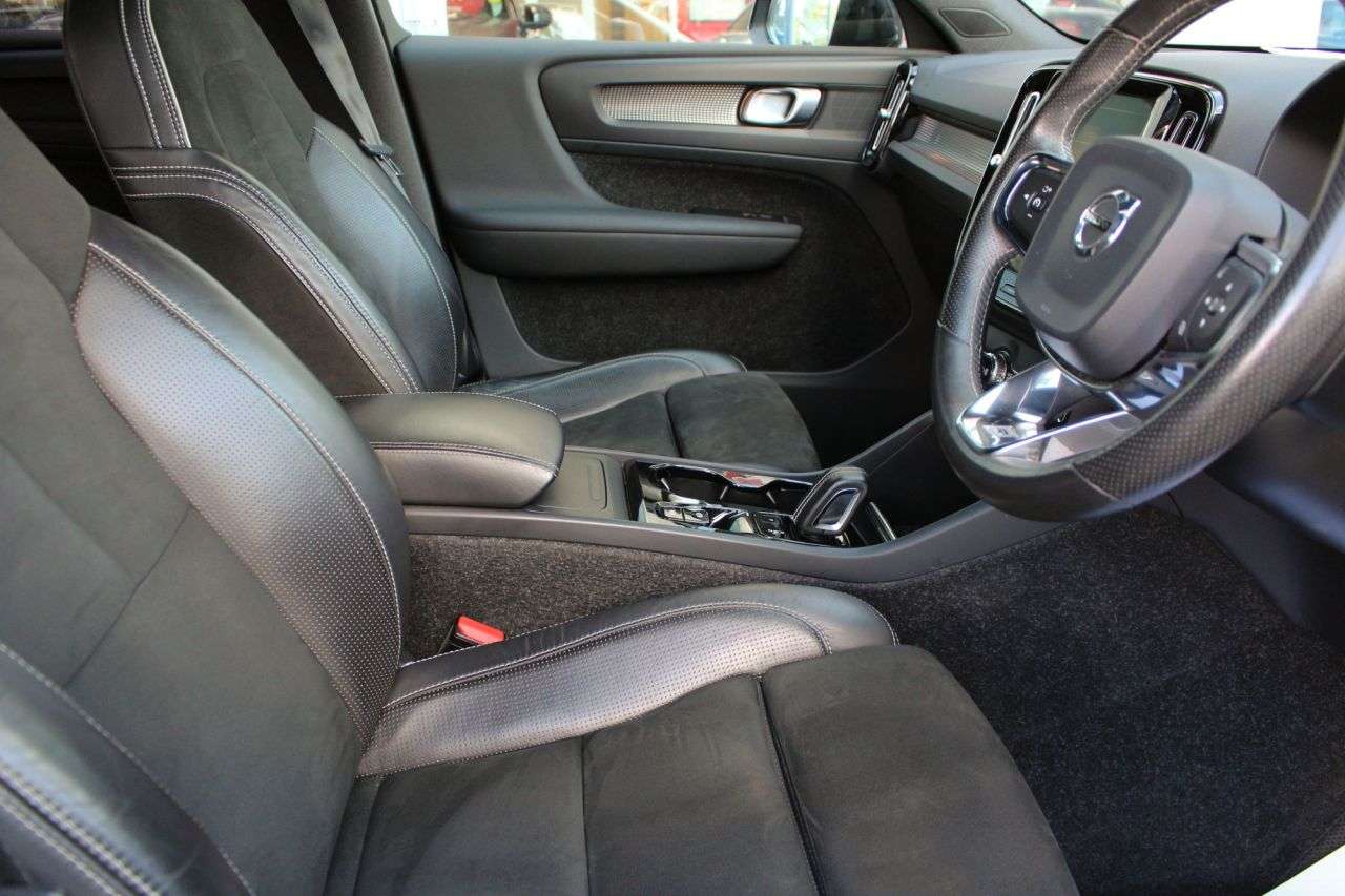 2018 VOLVO XC40 2018 VOLVO XC40