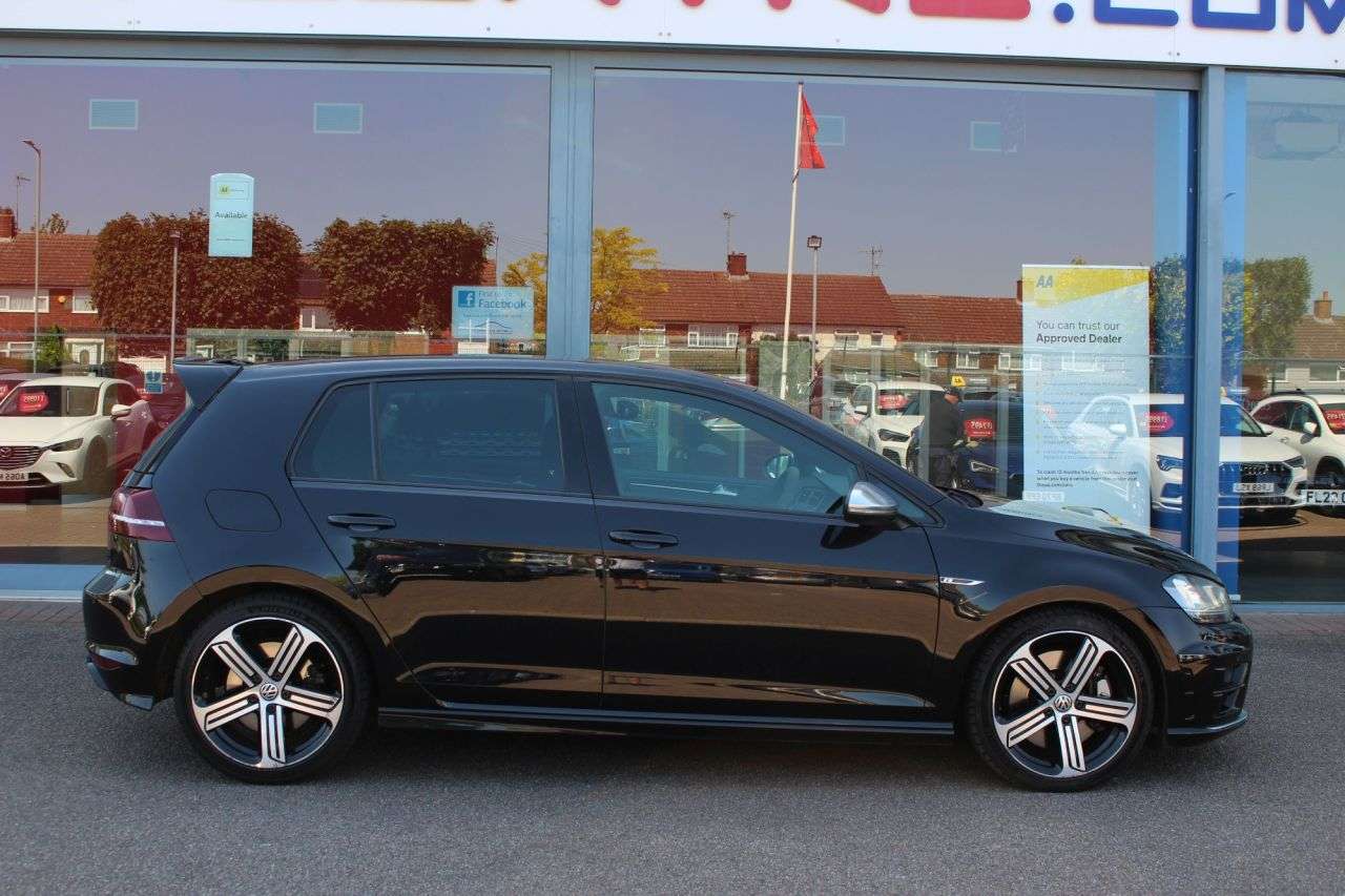 A 2014 VOLKSWAGEN GOLF 2.0 TSI BlueMotion Tech R Hatchback 5dr Petrol Manual 4Motion Euro 6 (s/s) A 2014 VOLKSWAGEN GOLF 2.0 TSI BlueMotion Tech R Hatchback 5dr Petrol Manual 4Motion Euro 6 (s/s)