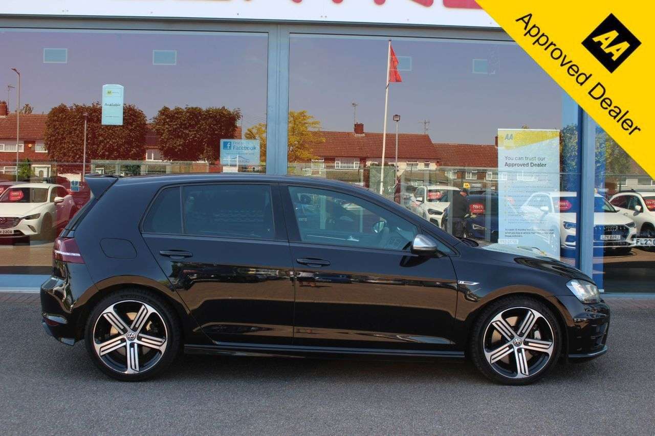 A 2014 VOLKSWAGEN GOLF 2.0 TSI BlueMotion Tech R Hatchback 5dr Petrol Manual 4Motion Euro 6 (s/s) A 2014 VOLKSWAGEN GOLF 2.0 TSI BlueMotion Tech R Hatchback 5dr Petrol Manual 4Motion Euro 6 (s/s)