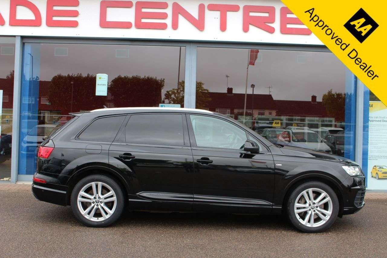 A 2019 AUDI Q7 3.0 TDI V6 50 S line SUV 5dr Diesel Tiptronic quattro Euro 6 (s/s) (286 ps) A 2019 AUDI Q7 3.0 TDI V6 50 S line SUV 5dr Diesel Tiptronic quattro Euro 6 (s/s) (286 ps)