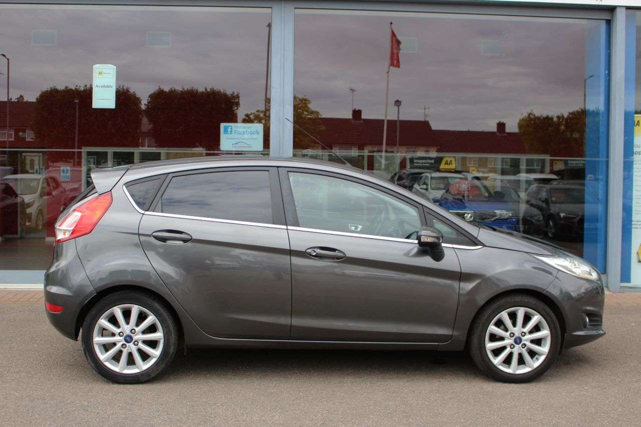 A 2016 FORD FIESTA 1.0T EcoBoost Titanium Hatchback 5dr Petrol Manual Euro 6 (s/s) (100 ps) £2 A 2016 FORD FIESTA 1.0T EcoBoost Titanium Hatchback 5dr Petrol Manual Euro 6 (s/s) (100 ps) £2
