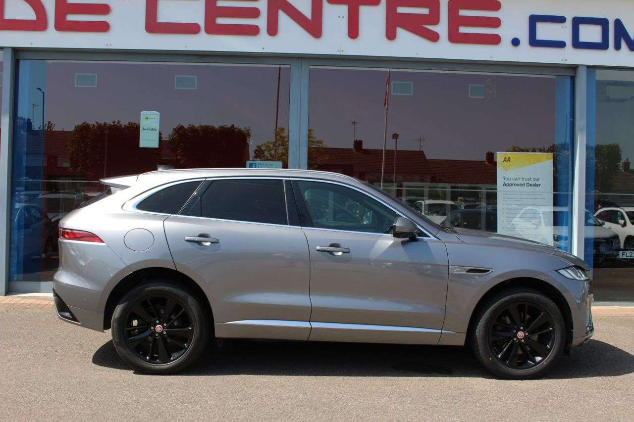 A 2021 JAGUAR F-PACE 2.0 D200 MHEV R-Dynamic SE SUV 5dr Diesel Auto AWD Euro 6 (s/s) (204 ps) CR A 2021 JAGUAR F-PACE 2.0 D200 MHEV R-Dynamic SE SUV 5dr Diesel Auto AWD Euro 6 (s/s) (204 ps) CR